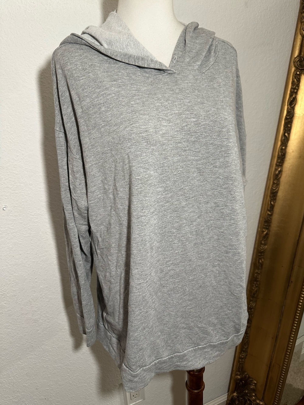 VLVT Velvet by Graham & Spencer Gray Oversized Hooded Pullover Viscose Cotton